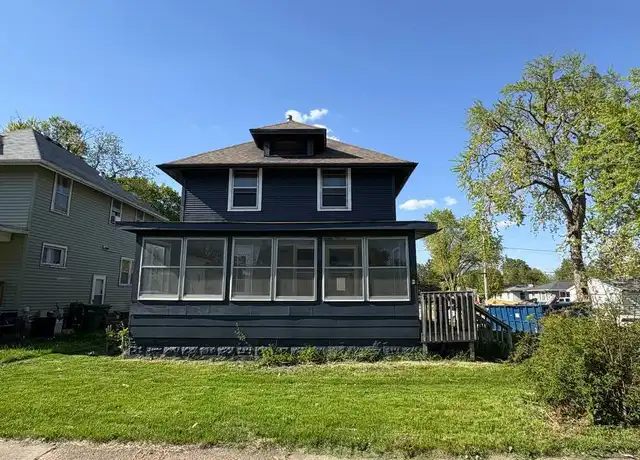 Property at 202 Summit Ave Unit 1, Waterloo, IA, 50701, 4 beds, 2 baths, [object Object]