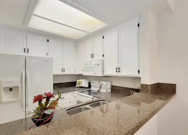 Property at 2224 River Run Dr Unit 11B, San Diego, CA, 92108, 1 bed, 1 bath, [object Object]