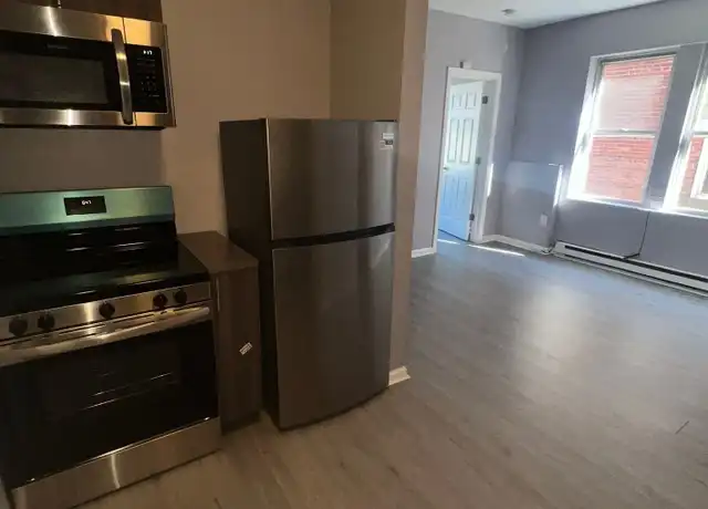 Property at 31 Whittier St Unit 3a, Bridgeport, CT, 06605, 2 beds, 1 bath, [object Object]