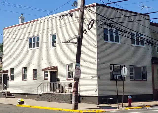 Property at 92 E 21st St, Bayonne, NJ, 07002, 3 beds, 1 bath, [object Object]