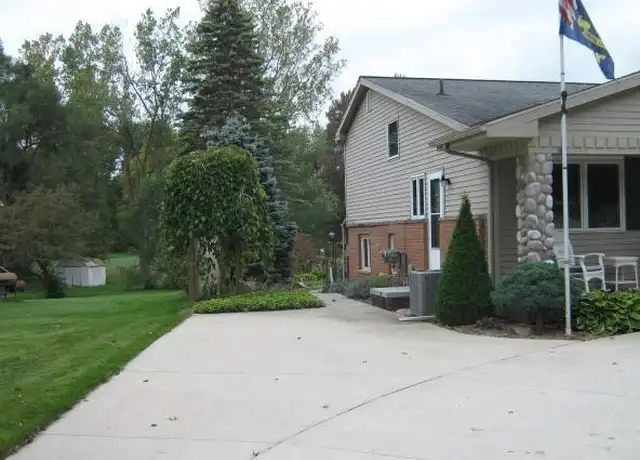 Property at 11328 Kingsley Dr, Grand Blanc, MI, 48439, 3 beds, 2 baths, [object Object]