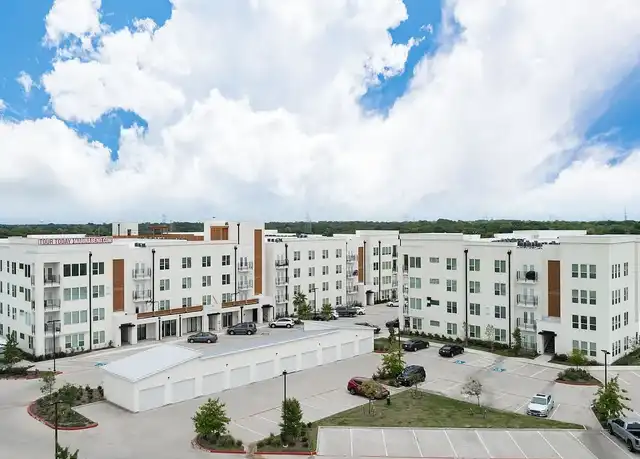 Property at Marina Bend At Clear Creek - 350 N Wesley Dr, League City, TX, 77573, 1-2 bed, 1-2 bath, [object Object]