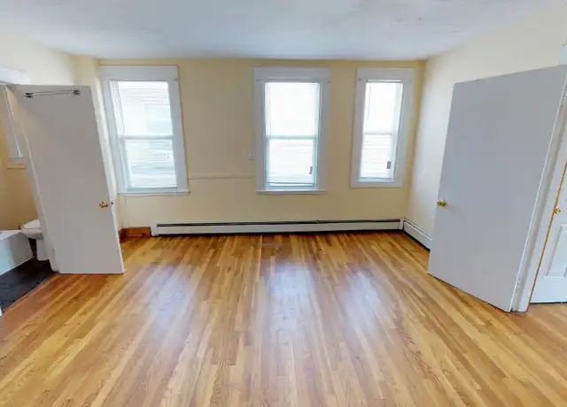 Property at 237 Belmont St Unit 3, Brockton, MA, 02301, 2 beds, 1 bath, [object Object]