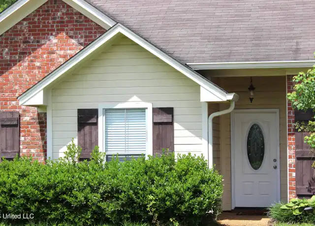 Property at 900 Clubhouse Dr, Pearl, MS, 39208, 4 beds, 2 baths, [object Object]