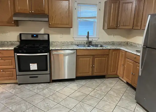 Property at 35 Pine St Unit 2nd Floor, Torrington, CT, 06790, 2 beds, 1 bath, [object Object]