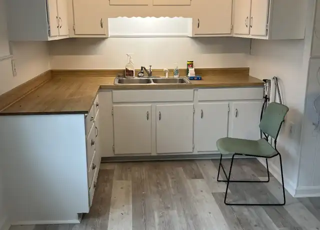Property at 15 Arthur St Unit 2, Worcester, MA, 01604, 2 beds, 1 bath, [object Object]