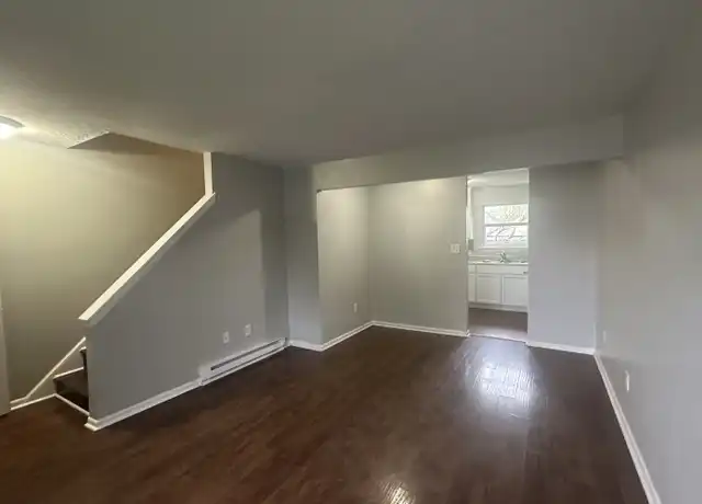 Property at 552 Smithfield Ave, Winchester, VA, 22601, 2 beds, 1 bath, [object Object]