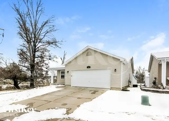 Property at 100 Eisenhower Dr, Saint Peters, MO, 63376, 3 beds, 2 baths, [object Object]