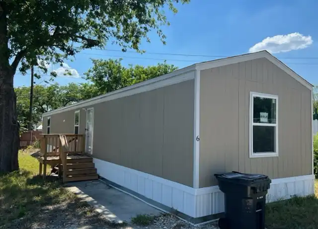 Property at 4210 S Zarzamora St Unit 6, San Antonio, TX, 78225, 3 beds, 2 baths, [object Object]
