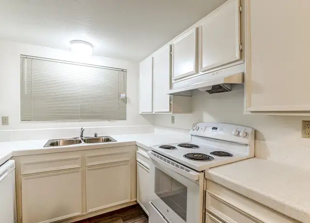 Photo of 1575 Oak Dr, Vista, CA 92084