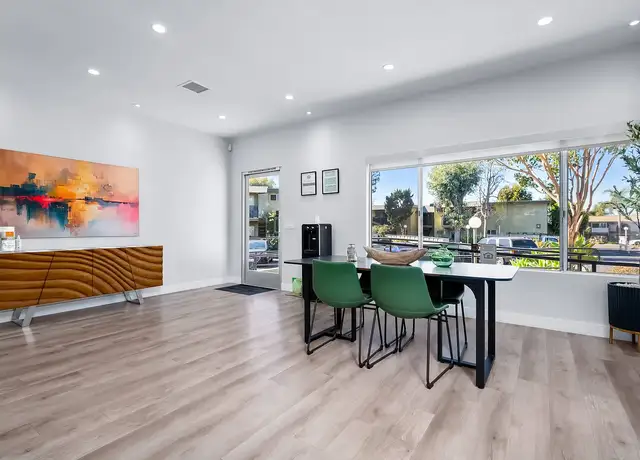 Photo of 1575 Oak Dr, Vista, CA 92084