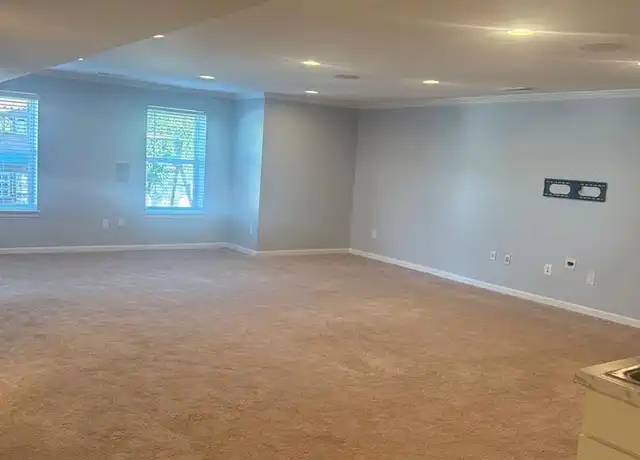 Property at 1708 Hudgins Farm Cir, Fredericksburg, VA, 22408, 1 bed, 1 bath, [object Object]