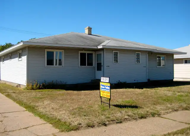 Property at 2736 London Rd, Eau Claire, WI, 54701, 2 beds, 1 bath, [object Object]
