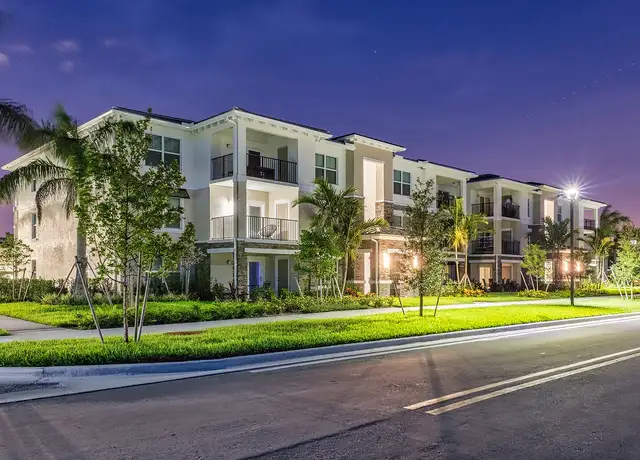Photo of 1890 Tatnall Sq, Vero Beach, FL 32966
