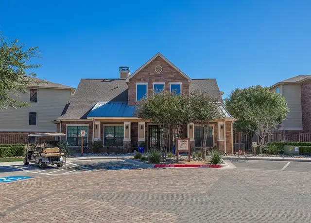 Photo of 1355 Ranch Pkwy, New Braunfels, TX 78130