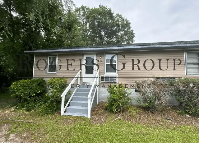 Property at 807 Hughes St, Henderson, NC, 27536, 2 beds, 1 bath, [object Object]