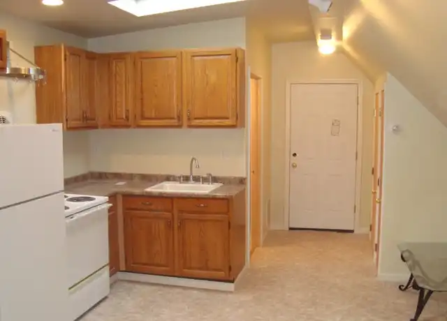 Property at 3046 W Lyndale St Unit Attic, Chicago, IL, 60647, 1 bed, 1 bath, [object Object]