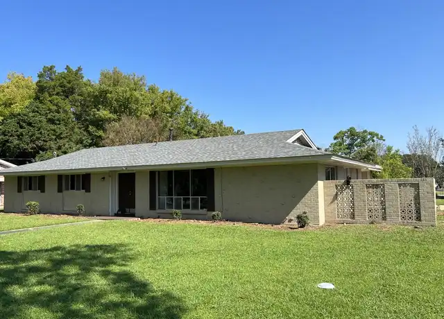 Property at 2145 Carter Hill Rd, Montgomery, AL, 36106, 5 beds, 2 baths, [object Object]
