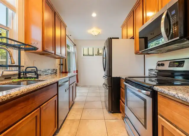 Property at 14414 E Burnside St, Portland, OR, 97233, 3 beds, 2.5 baths, [object Object]