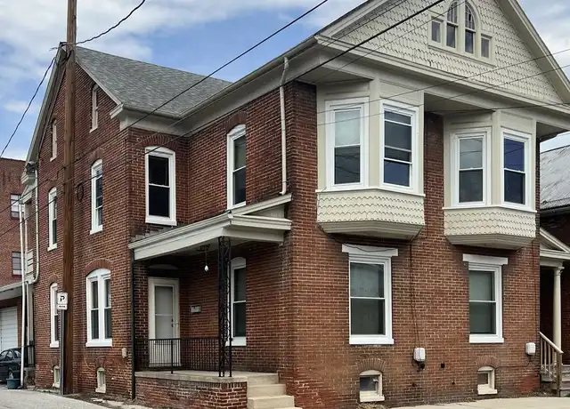 Property at 17 W Park Ave, Hanover, PA, 17331, 3 beds, 1 bath, [object Object]