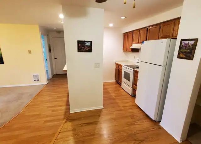 Property at 22810 30th Ave S Unit C204, Des Moines, WA, 98198, 1 bed, 1 bath, [object Object]