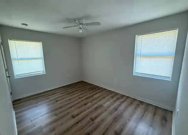 Property at 2124 3rd St E, Bradenton, FL, 34208, 2 beds, 1 bath, [object Object]