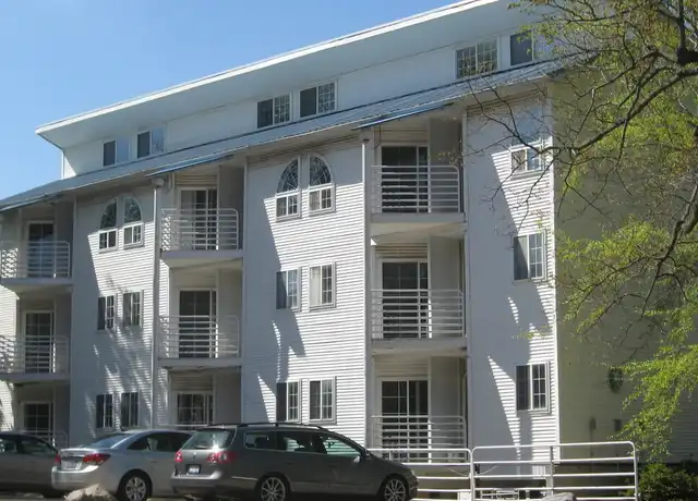 Property at 712 W Elm St Unit 712- 10, Urbana, IL, 61801, 2 beds, 1 bath, [object Object]