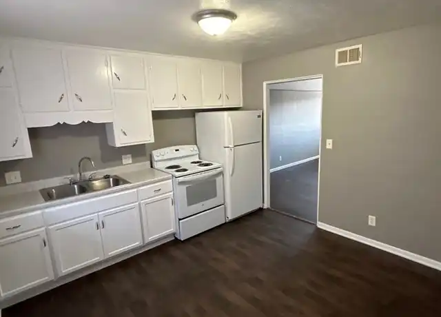 Property at 1006 Forest Ct Unit B04 1036 14, Kansas City, KS, 66103, 2 beds, 1 bath, [object Object]