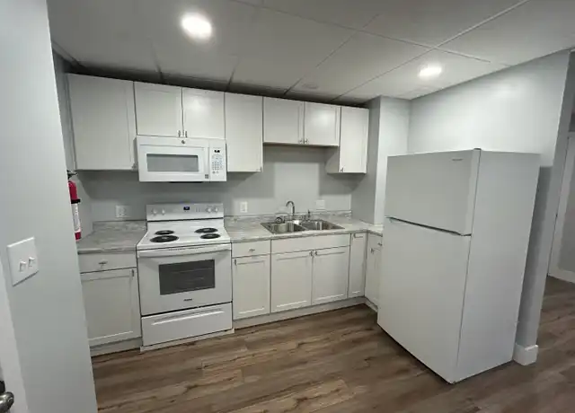 Property at 531 Hammond St Unit 2, Bangor, ME, 04401, 3 beds, 1 bath, [object Object]