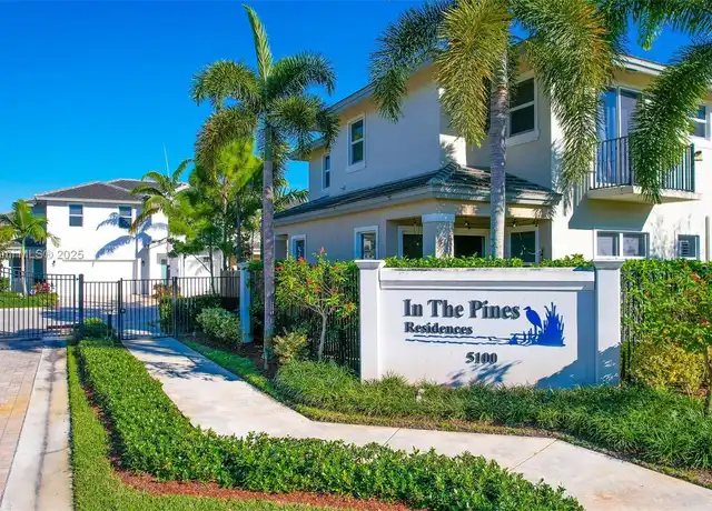 Property at 6950 Pines Cir, Pompano Beach, FL, 33073, 3 beds, 2.5 baths, [object Object]