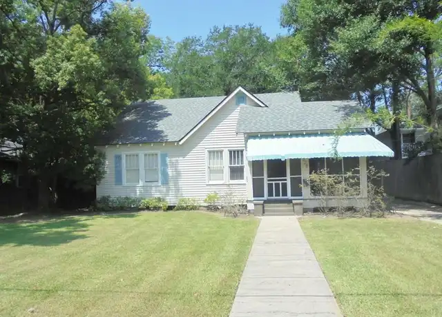 Property at 328 East Dr, Baton Rouge, LA, 70806, 3 beds, 2 baths, [object Object]
