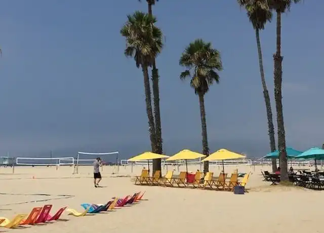 Property at 721 Pine St Unit B, Santa Monica, CA, 90405, 2 beds, 1 bath, [object Object]