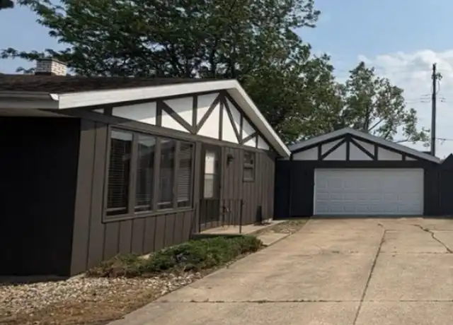 Property at 2628 44th St, Highland, IN, 46322, 2 beds, 1 bath, [object Object]