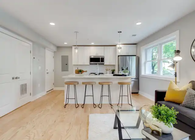 Property at 714 11th St NE #104, Washington, DC, 20002, 2 beds, 1 bath, [object Object]