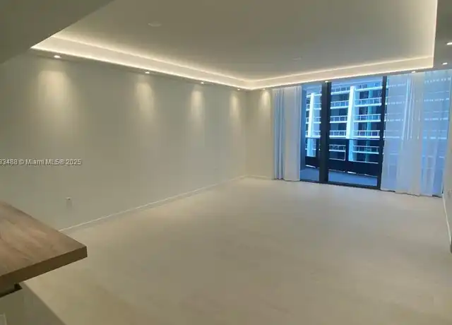 Property at 1000 Brickell Plz #2707, Miami, FL, 33131, 1 bed, 2 baths, [object Object]