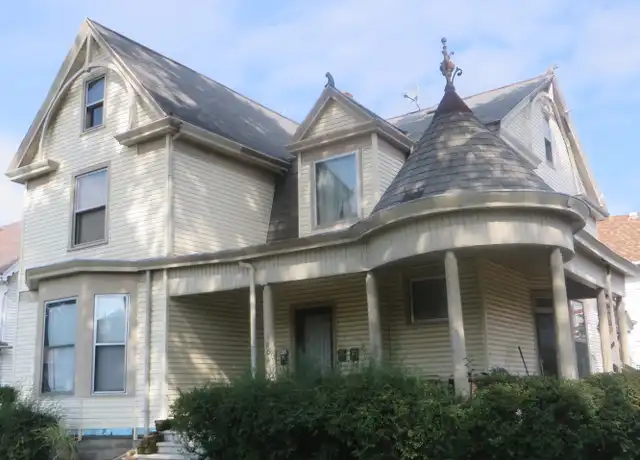 Property at 1204 Stophlet St Apt 1, Fort Wayne, IN, 46802, 1 bed, 1 bath, [object Object]