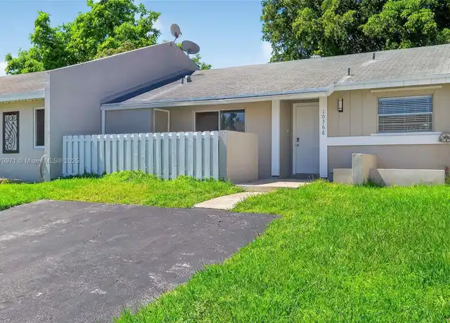 Property at 10366 SW 208th Ln, Cutler Bay, FL, 33189, 2 beds, 2 baths, [object Object]