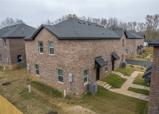 Property at 1346 N Porter Rd Unit 3, Fayetteville, AR, 72703, 2 beds, 2.5 baths, [object Object]