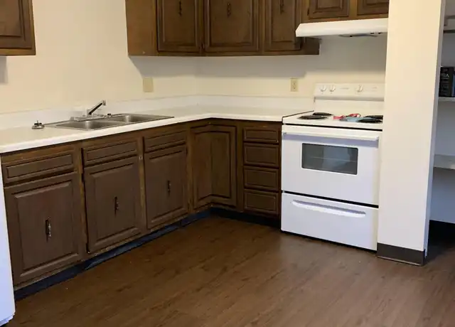 Property at 2095 5th St Unit 6, Marion, IA, 52302, 2 beds, 1 bath, [object Object]