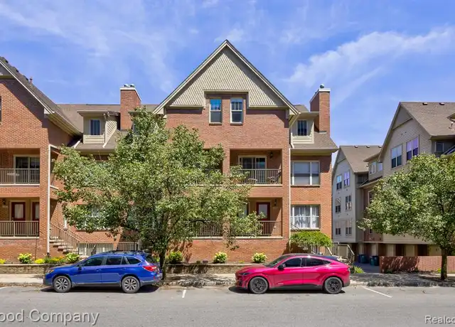 Property at 132 Tiffany Ln, Royal Oak, MI, 48067, 3 beds, 2 baths, [object Object]