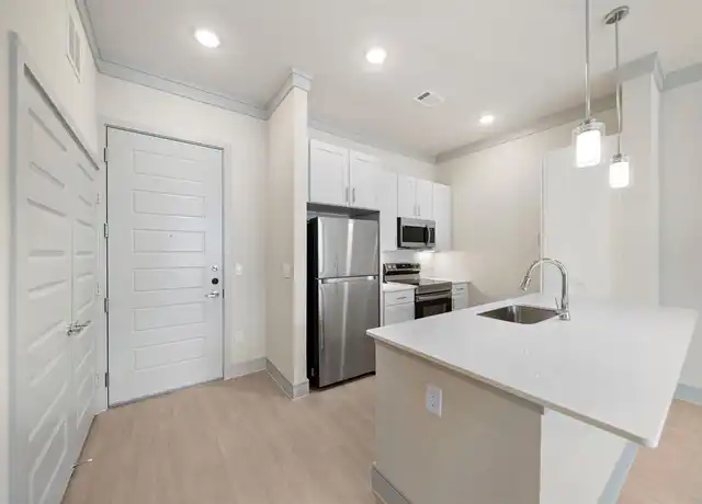 Property at 4840 N Shepherd Dr Unit A7 1201, Houston, TX, 77018, 1 bed, 1 bath, [object Object]