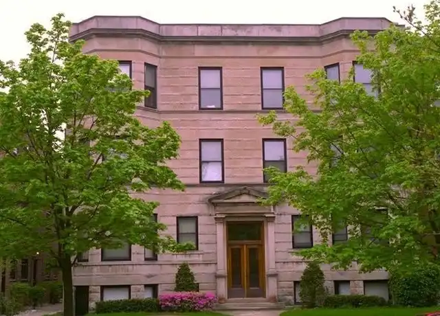 Property at 1443 W Belle Plaine Ave Unit 3, Chicago, IL, 60613, 3 beds, 1 bath, [object Object]