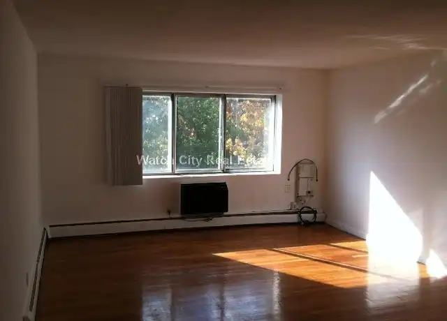 Property at 346 Lincoln St, Waltham, MA, 02451, 1 bed, 1 bath, [object Object]