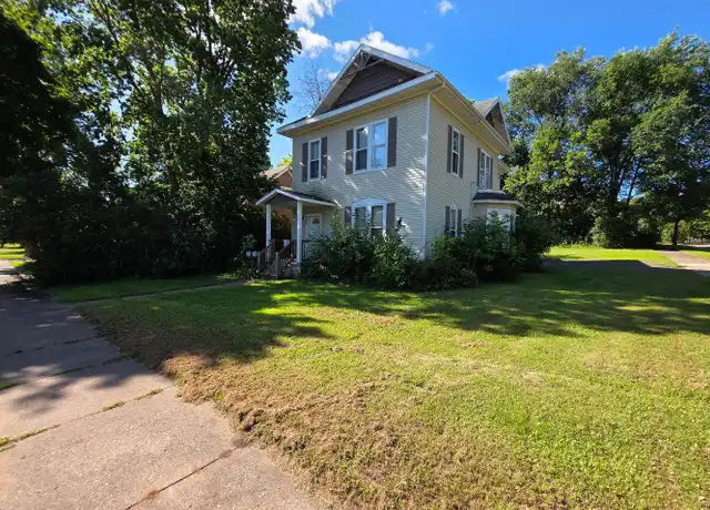 Property at 422 Superior St Unit 2, Chippewa Falls, WI, 54729, 3 beds, 1 bath, [object Object]