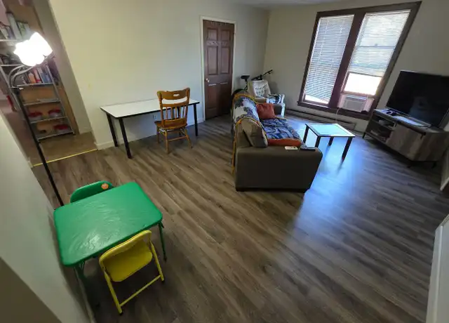 Property at 422 Superior St Unit 2, Chippewa Falls, WI, 54729, 3 beds, 1 bath, [object Object]