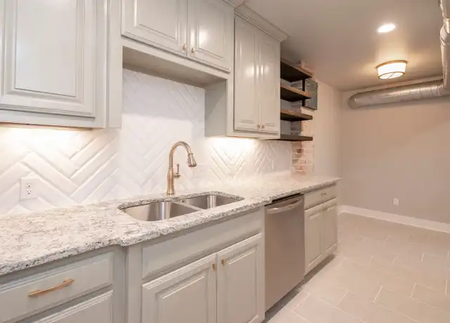 Property at 1515 NW 17th St, Oklahoma City, OK, 73106, 2 beds, 1 bath, [object Object]