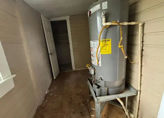 Property at 3413 Market St Unit 3413, Houston, TX, 77020, 2 beds, 1 bath, [object Object]