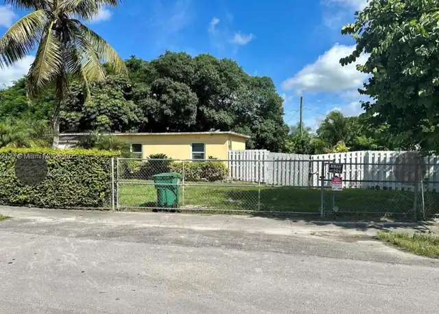 Property at 15445 Hayes Ln, Homestead, FL, 33033, 2 beds, 1 bath, [object Object]