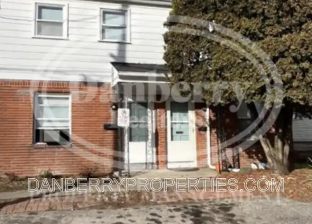 Property at 3031 Douglas Rd Unit 1, Toledo, OH, 43606, 2 beds, 1 bath, [object Object]