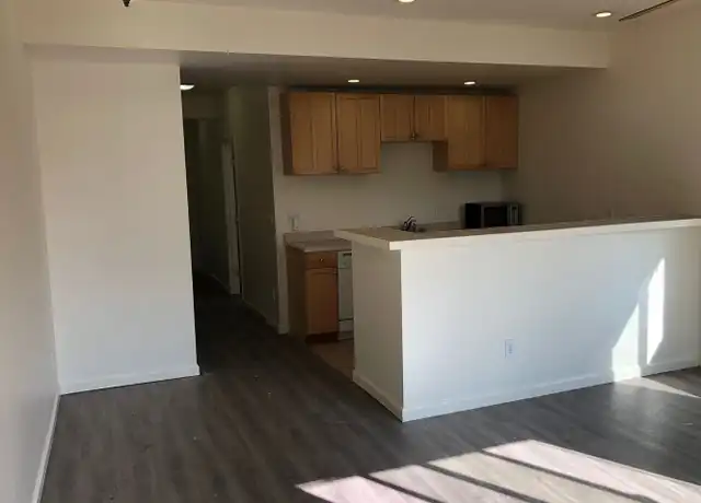 Property at 110 12th Ave E Apt 3, Seattle, WA, 98102, 2 beds, 2 baths, [object Object]
